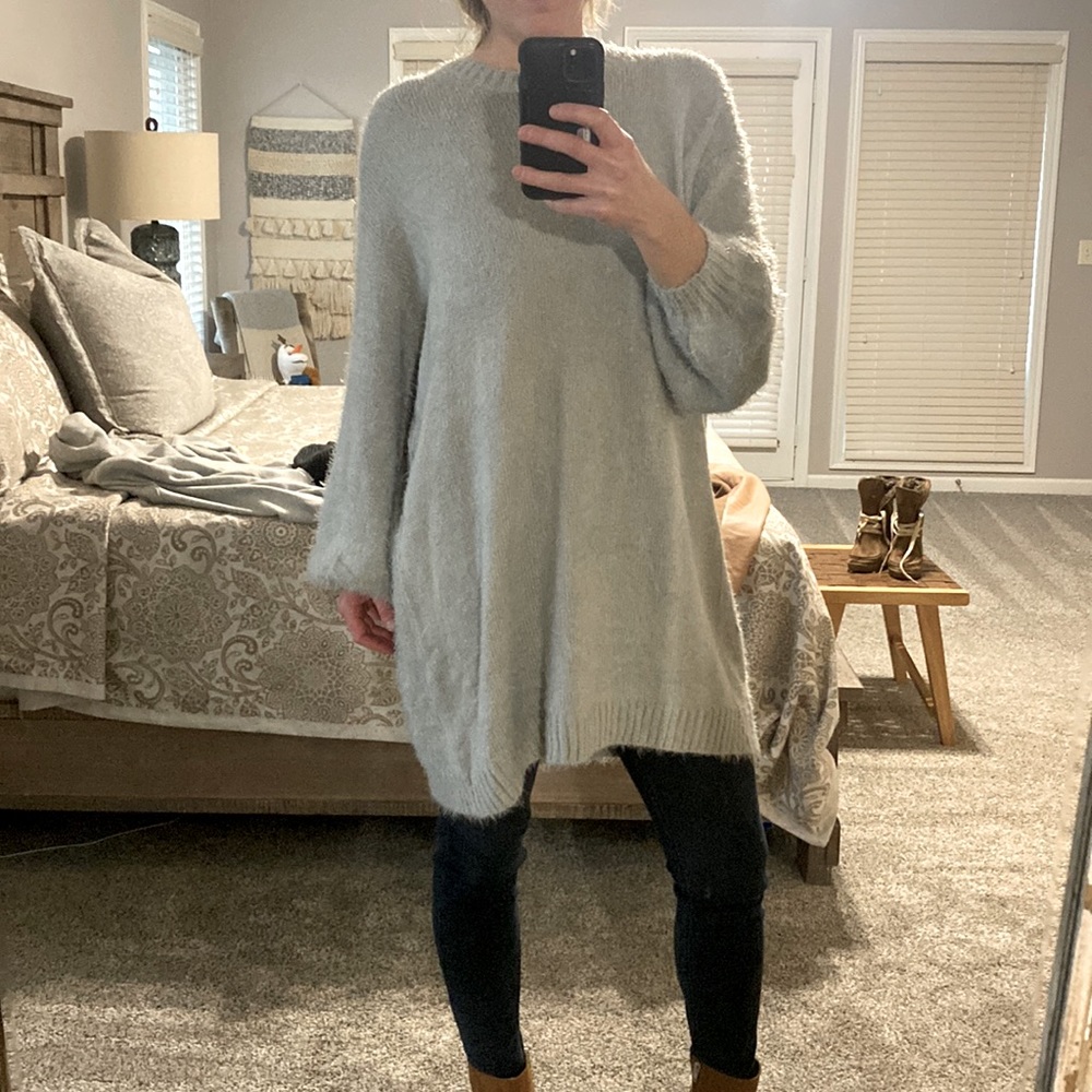 Oversized sweater dress BRAND NEW without tags from Vici. Size S/M